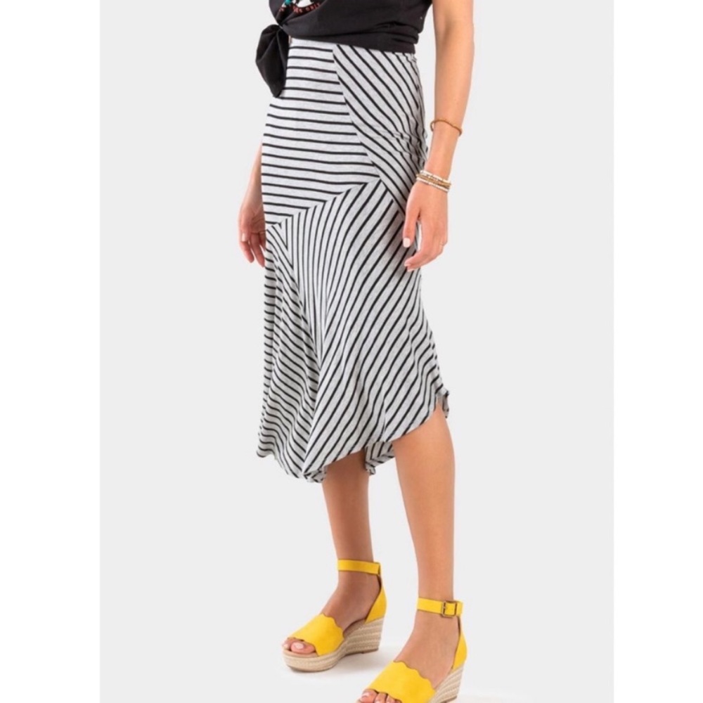 Trendy Asymmetrical Stripe Stretch Midi Skirt black gray stretchy skirt